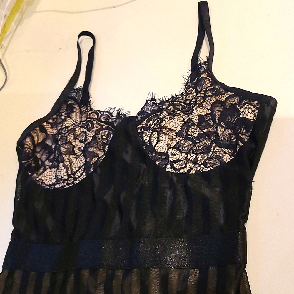 PrettyLittleThing black gress Sz 2